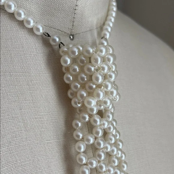 VINTAGE Hong Kong Faux Pearl Knotted Tie Bolo Necklace - Picture 9 of 10